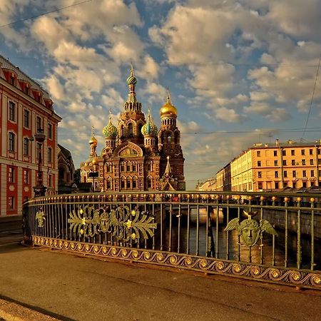 Griboedov House Acomodação com café da manhã São Petersburgo Exterior foto